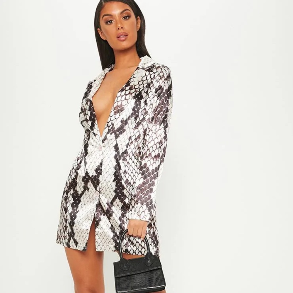 Prettylittlething  Blazer Dress | Size 6